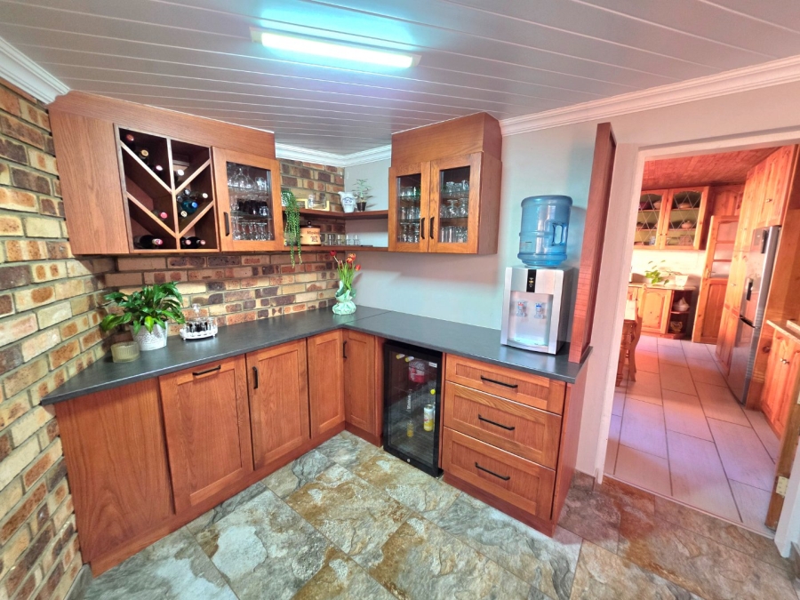 5 Bedroom Property for Sale in Panorama Free State